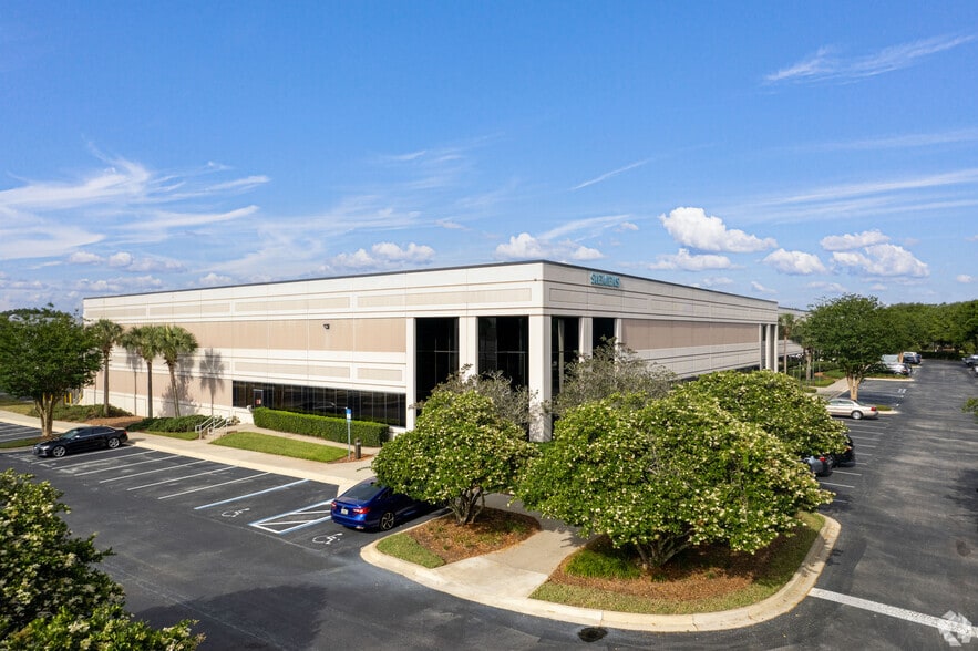 12735 Gran Bay Pky W, Jacksonville, FL for lease - Building Photo - Image 1 of 18