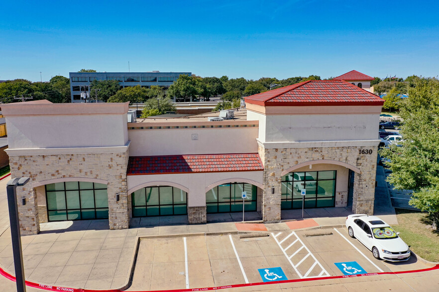 1630 E Lamar Blvd, Arlington, TX for lease - Building Photo - Image 3 of 4