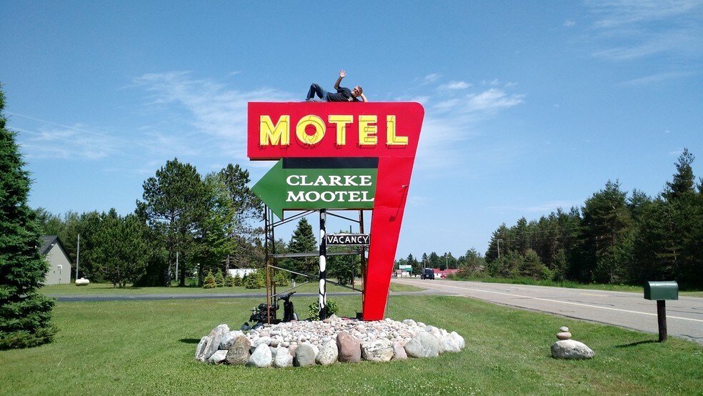 29282 W M 28, Eckerman, MI 49728