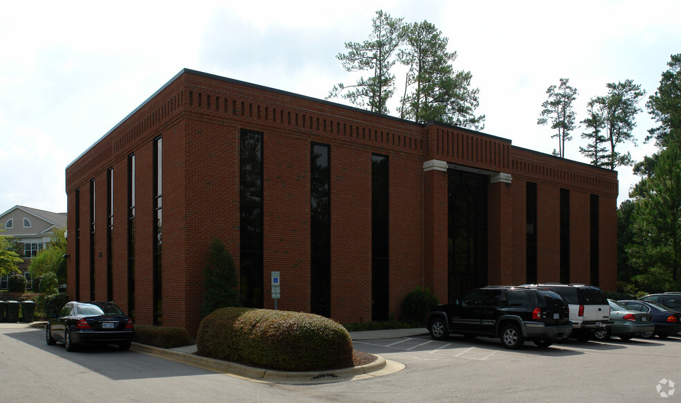 1151 Executive Cir, Cary, NC for lease - Primary Photo - Image 1 of 9