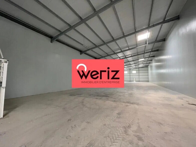 Flex in Gémenos for lease - Interior Photo - Image 1 of 6