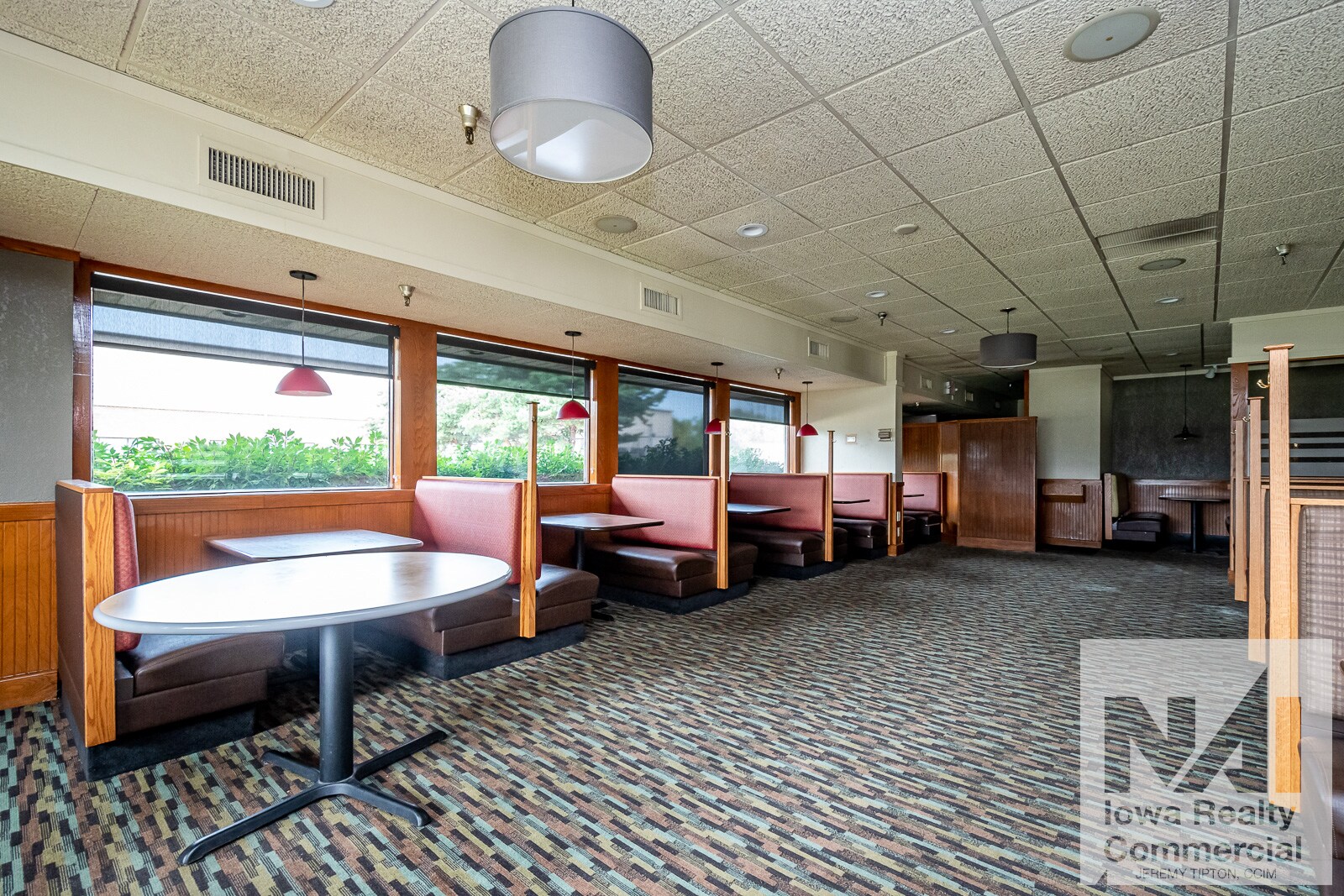 3280 University Ave, Waterloo, IA 50701 Perkins