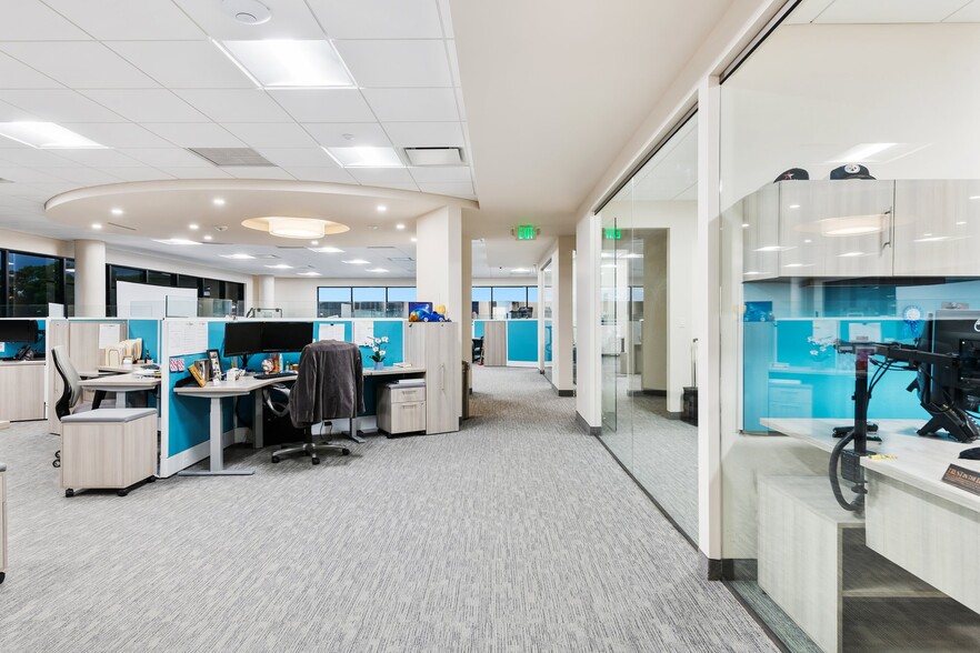 3303 W Commercial Blvd, Fort Lauderdale, FL for sale - Interior Photo - Image 3 of 45