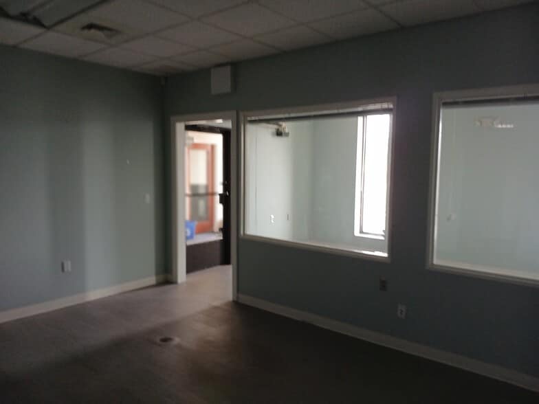 240 Sargent Dr, New Haven, CT for lease - Building Photo - Image 2 of 6