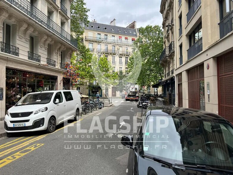 Retail in Paris for lease - Building Photo - Image 2 of 4
