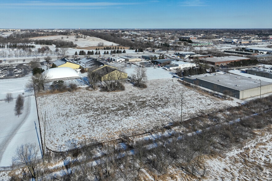 2136 NW 108th St, Clive, IA for lease - Building Photo - Image 3 of 3
