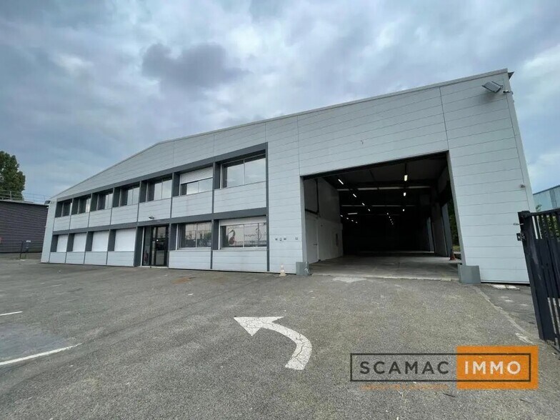 Industrial in Morangis for lease - Building Photo - Image 2 of 3