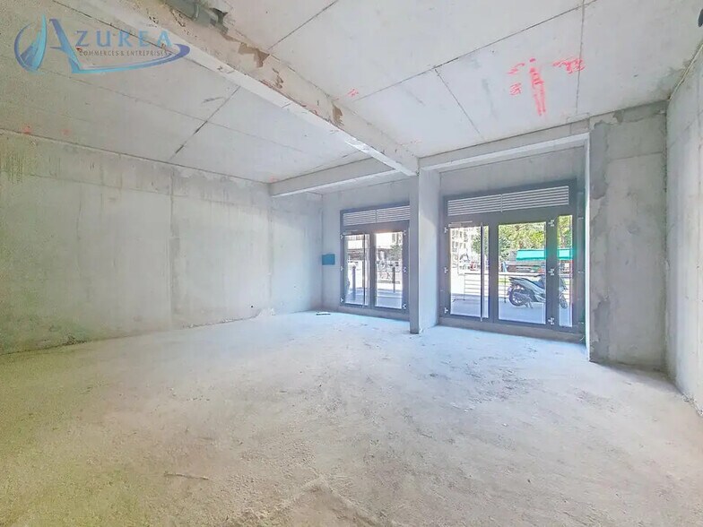 Retail in Nice for lease - Interior Photo - Image 2 of 6