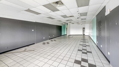 2100-2202 N Park Rd, Connersville, IN for lease Interior Photo- Image 1 of 4