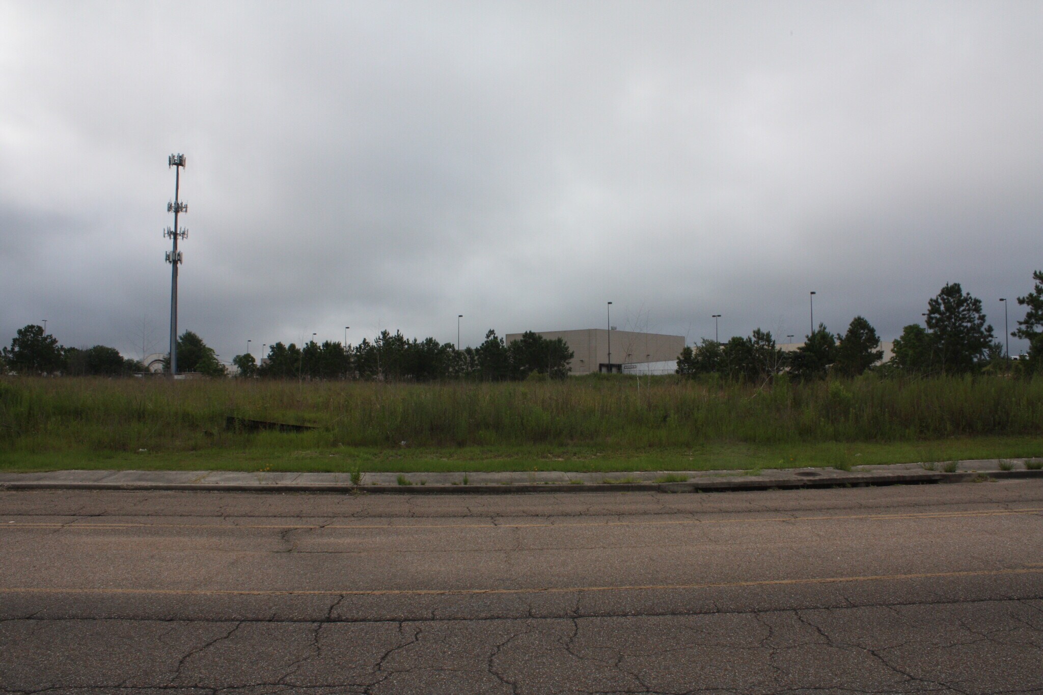 Cross Creek Pky, Hattiesburg, MS for sale Building Photo- Image 1 of 1