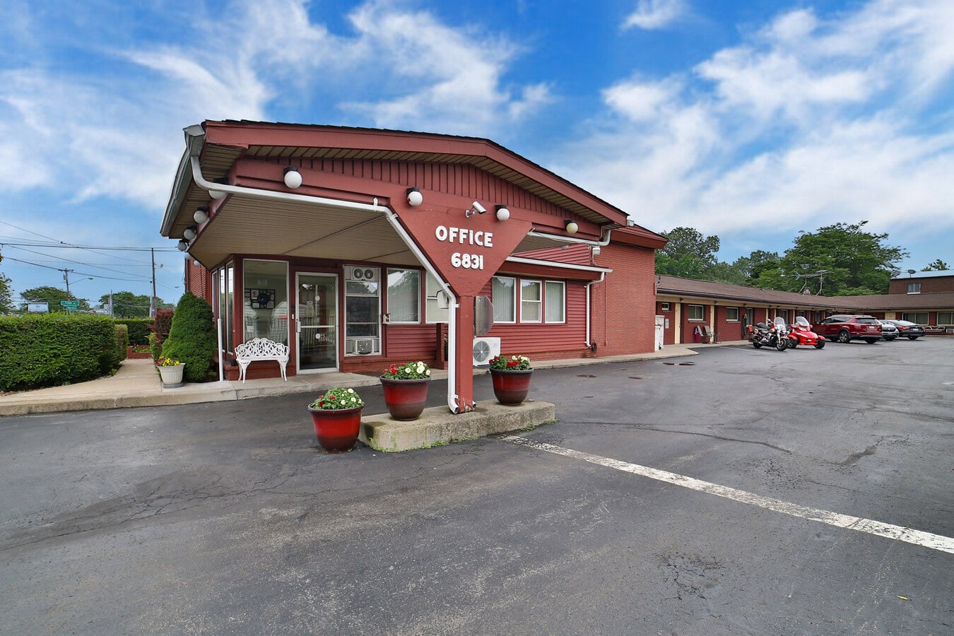6831 Niagara Falls Blvd, Niagara Falls, NY 14304 Inn