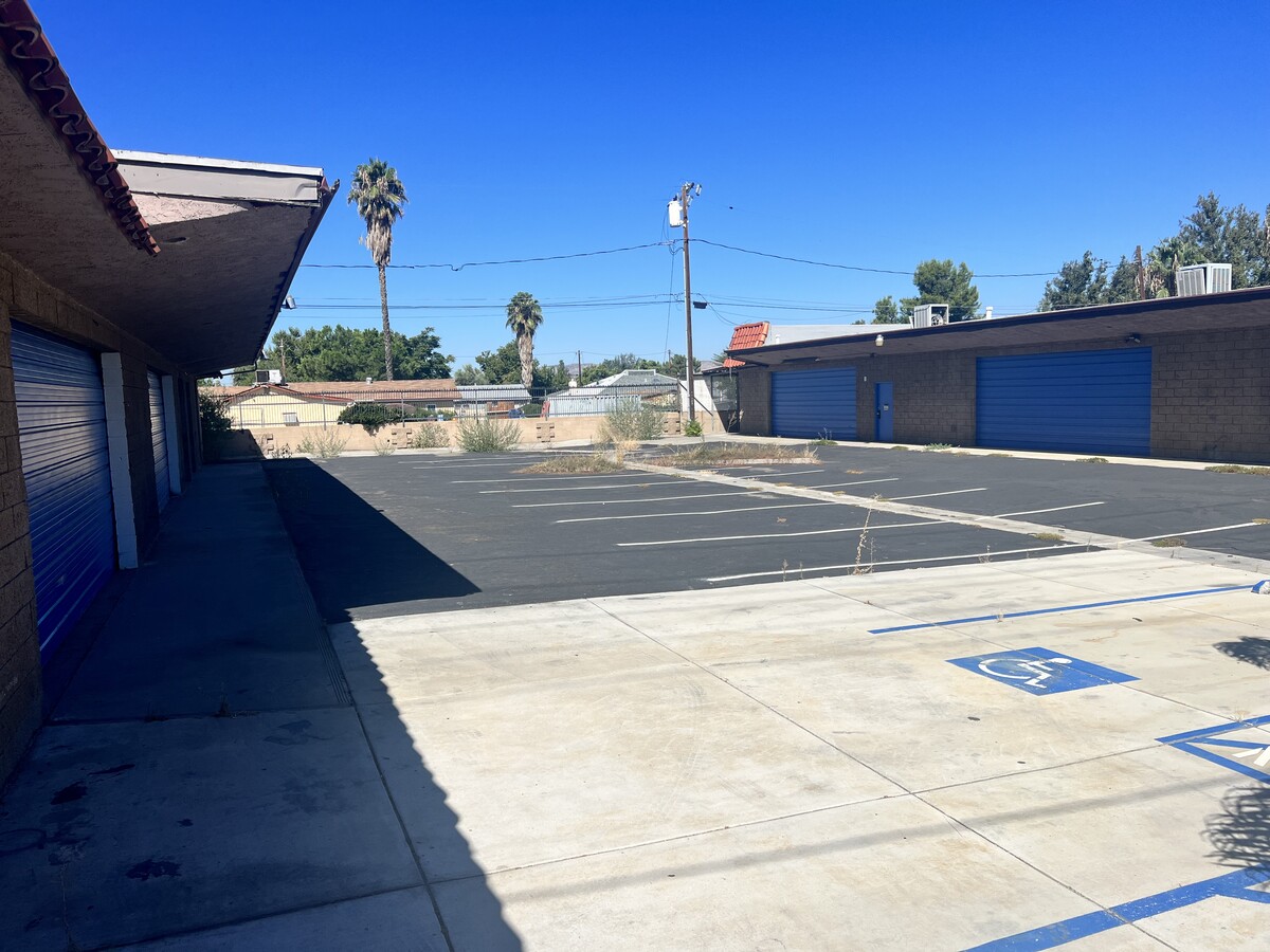 147 N Gilbert St, Hemet, CA 92543 - Retail for Sale | LoopNet