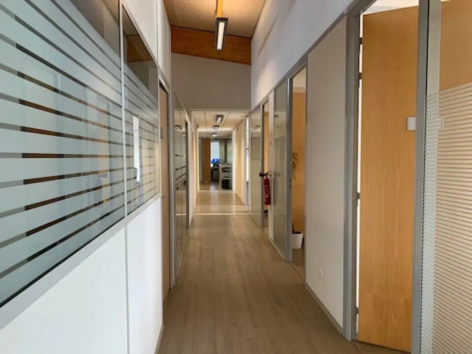 Office in Avignon for lease Interior Photo- Image 1 of 11