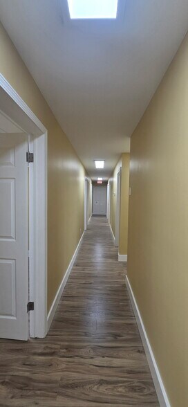 1095 W Huron St, Waterford, MI for lease - Building Photo - Image 2 of 19