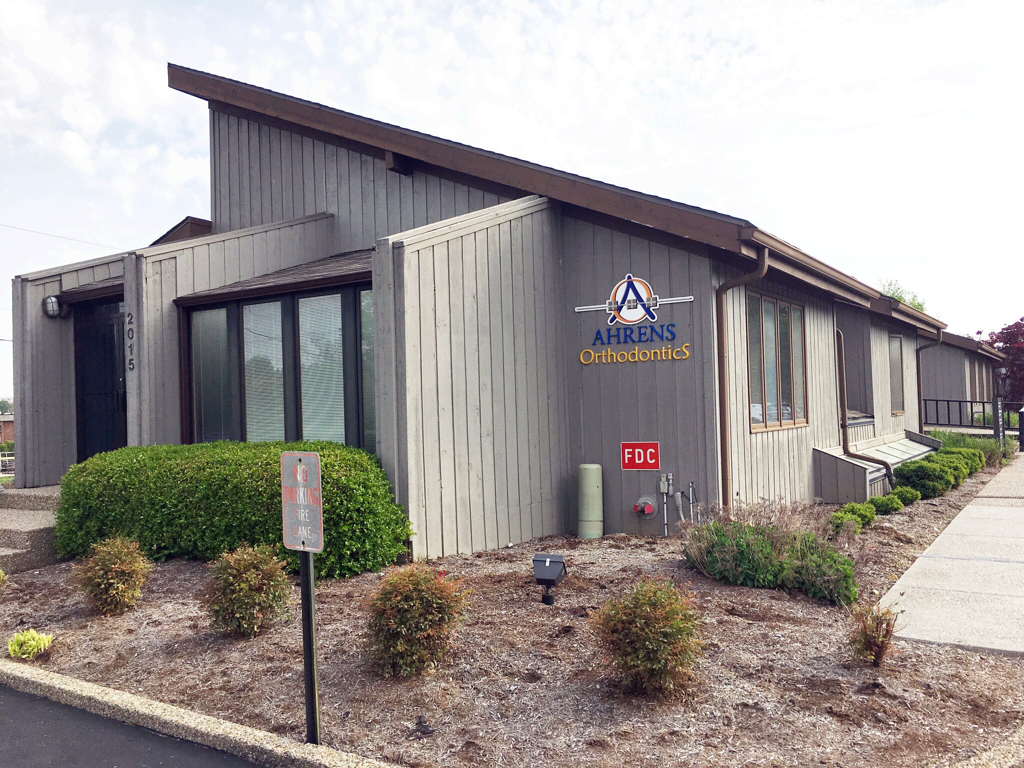 2015 Herr Ln, Louisville, KY for sale Primary Photo- Image 1 of 1