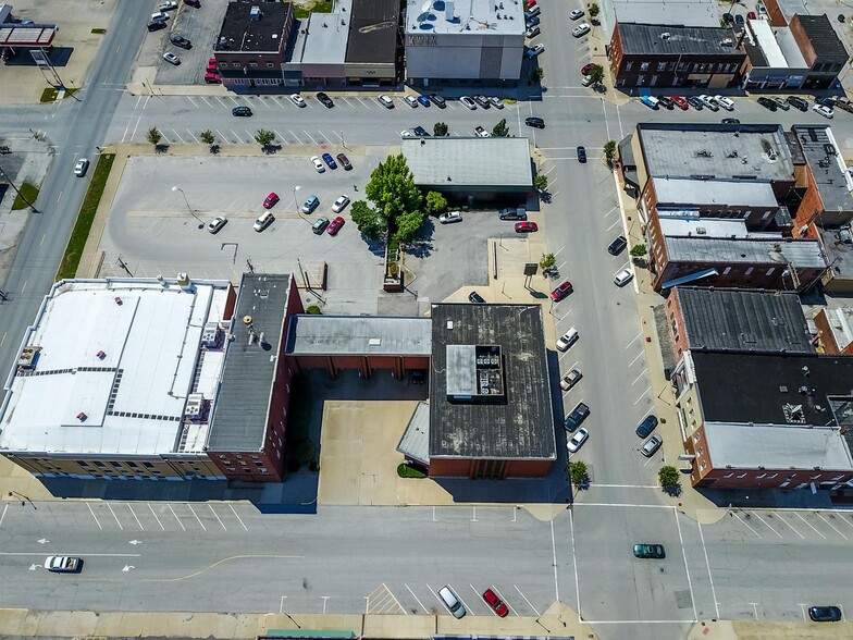 208 W Reed St, Moberly, MO for lease - Aerial - Image 3 of 17