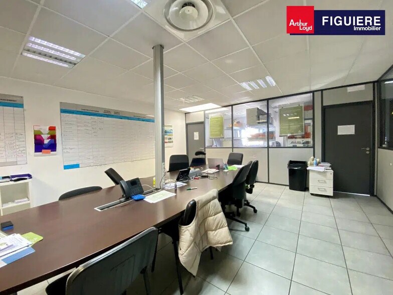 Office in Aix-en-Provence for lease - Interior Photo - Image 2 of 8