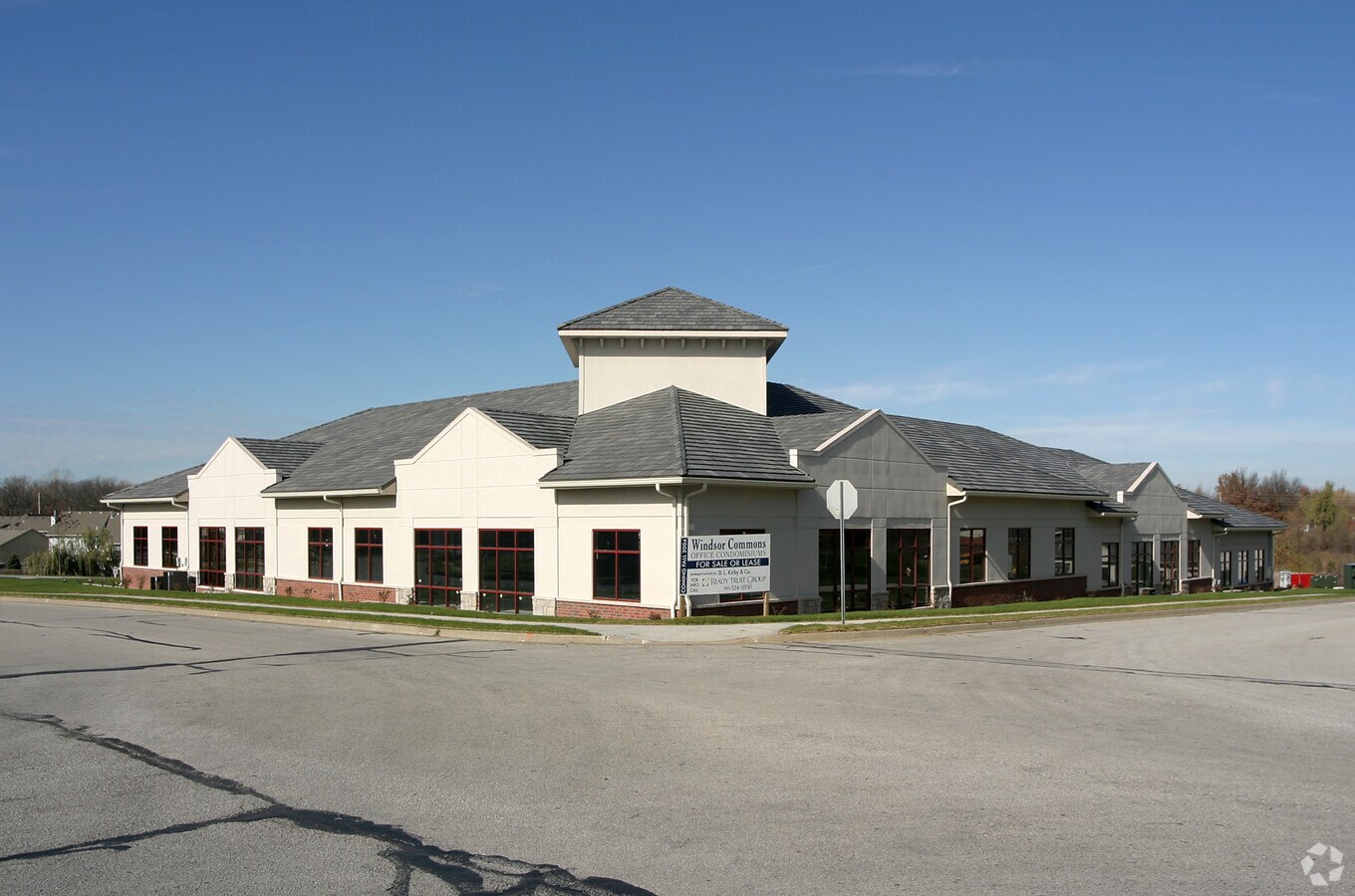 13001332 NE Windsor Dr, Lees Summit, MO 64086