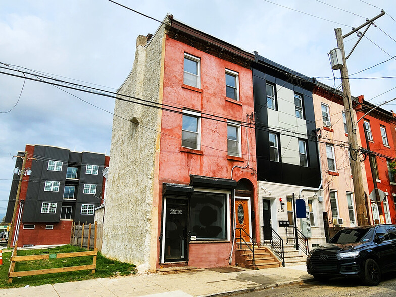 2102 N 8th St, Philadelphia, PA for sale - Primary Photo - Image 1 of 20