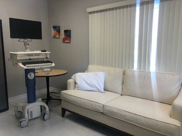 109 Fairview Park Dr, Dublin, GA for sale - Interior Photo - Image 2 of 8