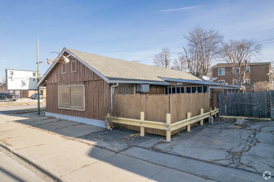 4044 Monroe St, Toledo, OH for sale - Building Photo - Image 1 of 1