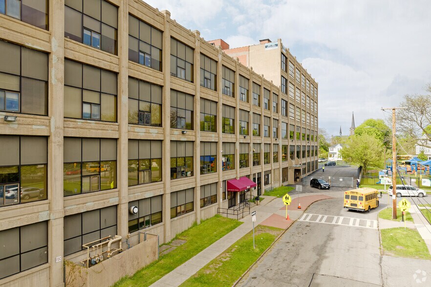 30 Hart St, Rochester, NY for lease - Building Photo - Image 2 of 12