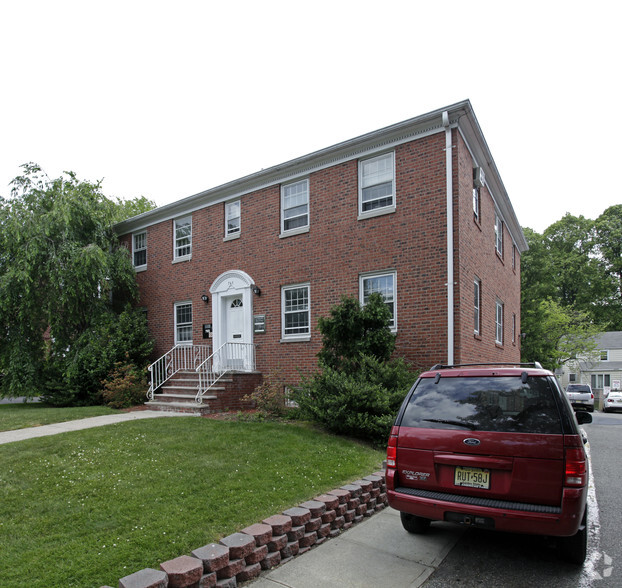 765 Teaneck Rd, Teaneck, NJ for sale - Primary Photo - Image 1 of 1