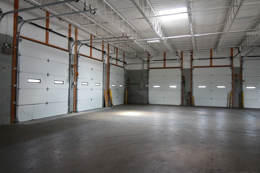7651 Derry St, Harrisburg, PA for lease - Building Photo - Image 3 of 20