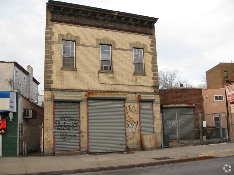 105 Jamaica Ave, Brooklyn, NY for lease - Building Photo - Image 2 of 5