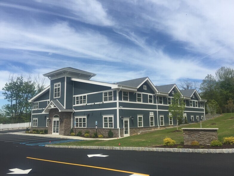 9 Fishers Ln, Sparta, NJ for sale - Building Photo - Image 1 of 1