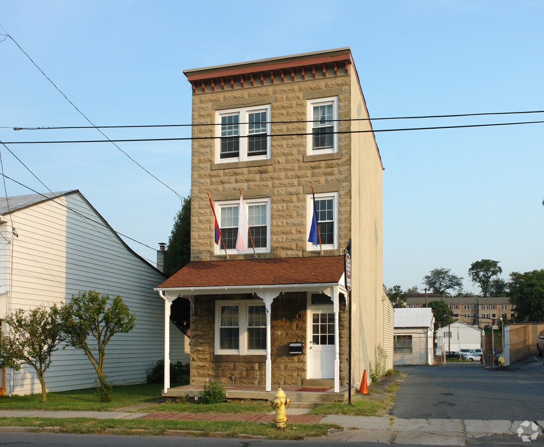 1723 W Tilghman St, Allentown, PA 18104