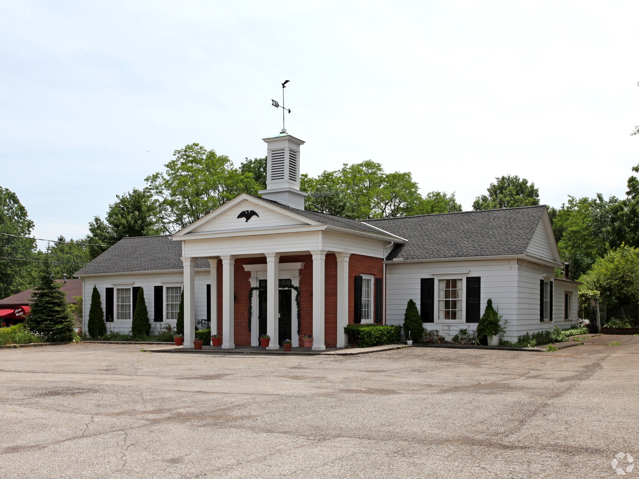 8561 E Washington St, Chagrin Falls, OH for sale Building Photo- Image 1 of 1