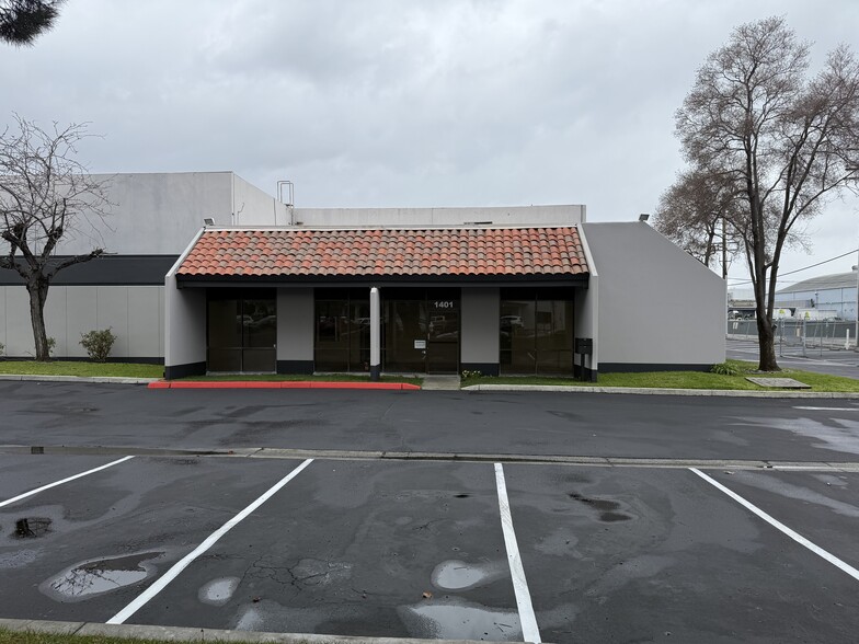 1401 Martin Ave, Santa Clara, CA for lease - Building Photo - Image 3 of 7