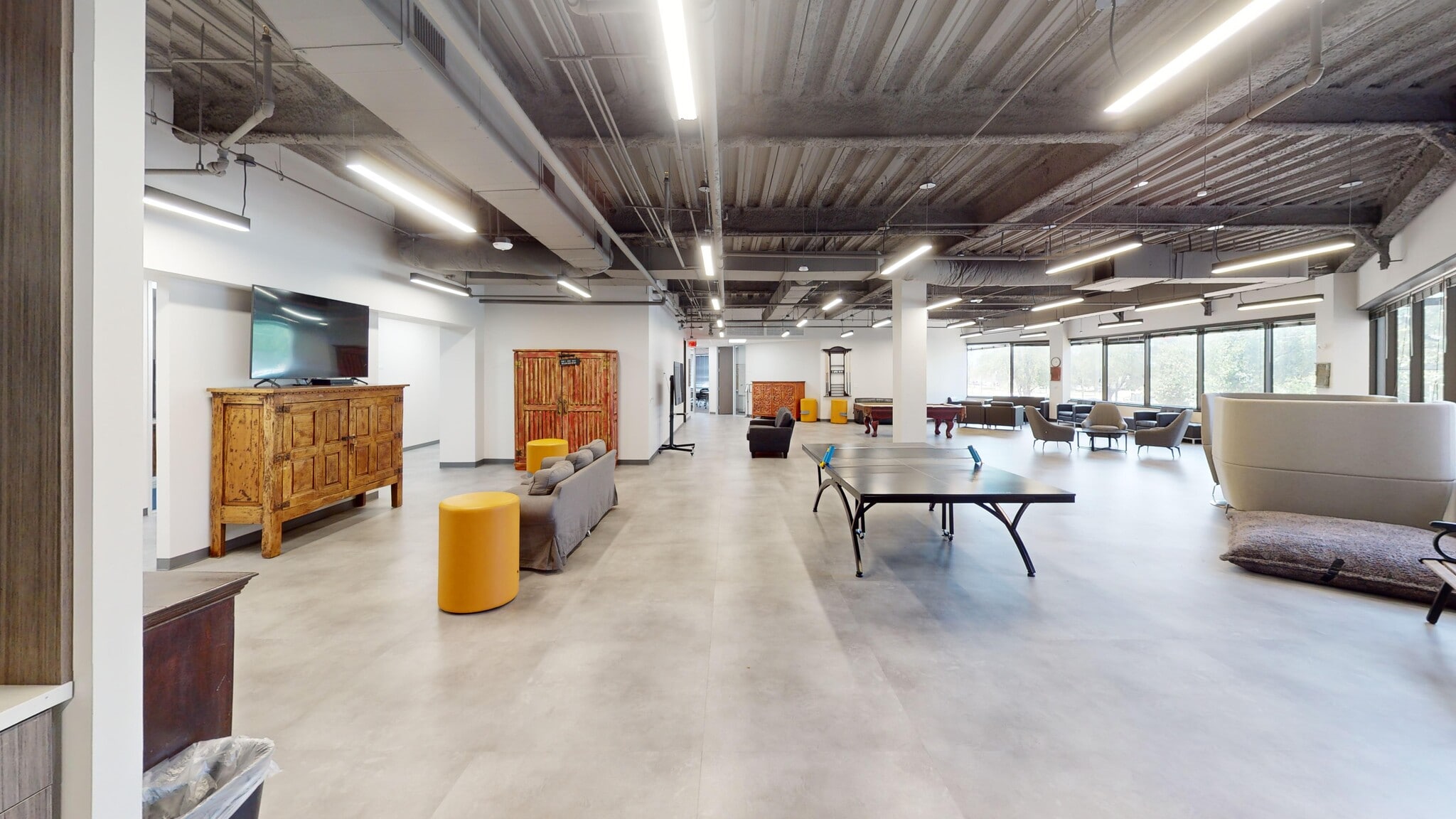 6100 Hillcroft Ave, Houston, TX for lease Interior Photo- Image 1 of 3