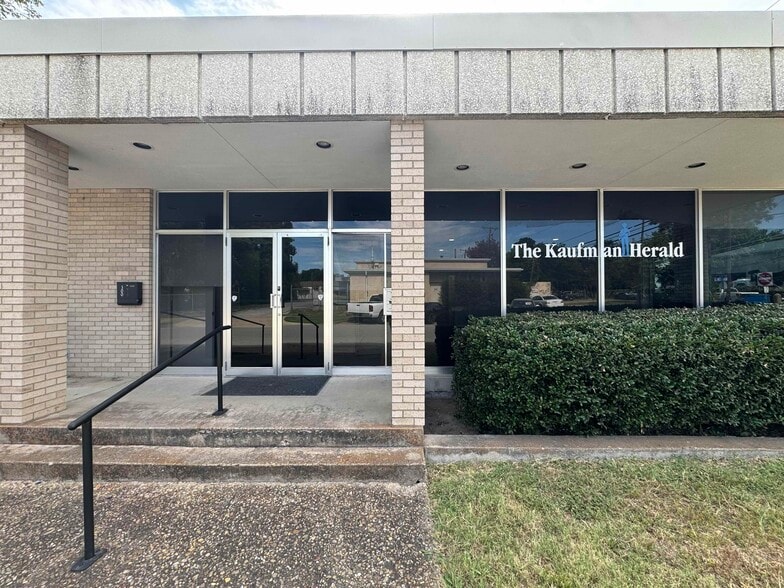 300 N Washington St, Kaufman, TX for lease - Building Photo - Image 3 of 35