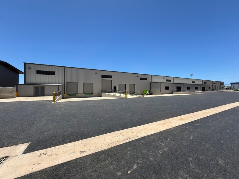 91-209 Kuhela St, Kapolei, HI for lease - Building Photo - Image 1 of 8