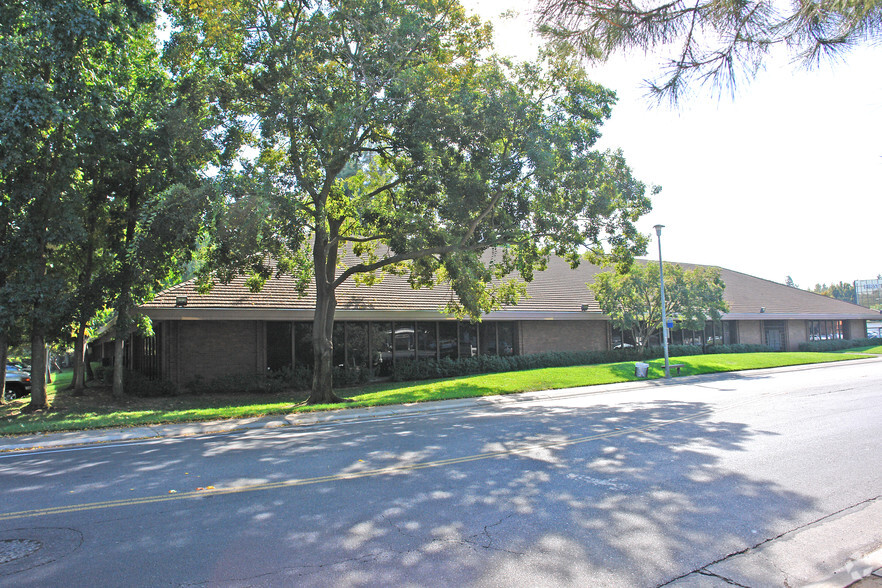 800 Howe Ave, Sacramento, CA for sale - Building Photo - Image 3 of 8