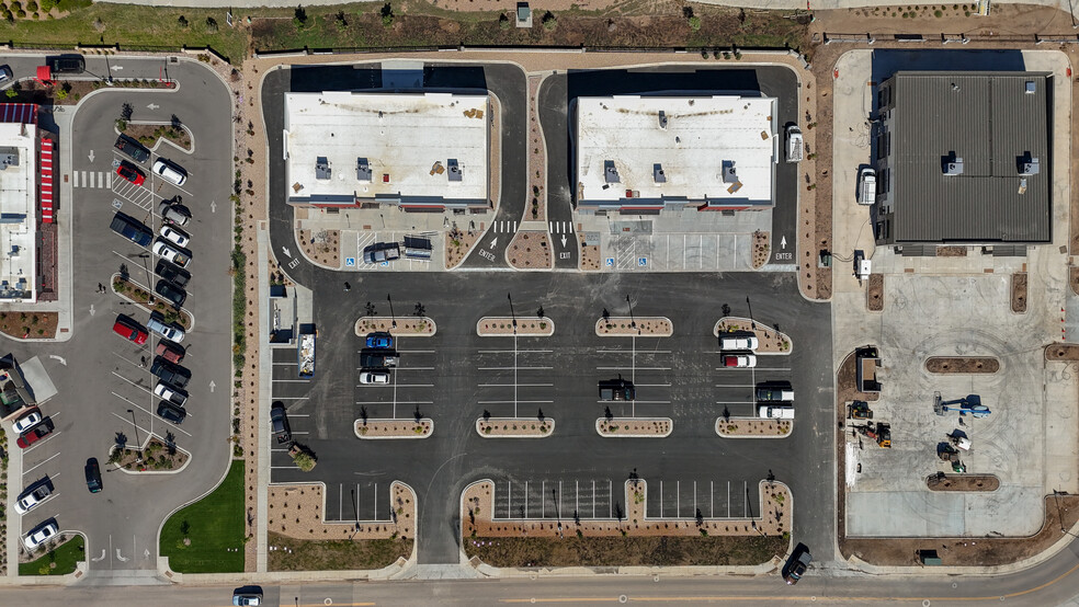 455 & 475 E Main, Windsor, CO for lease - Building Photo - Image 2 of 6