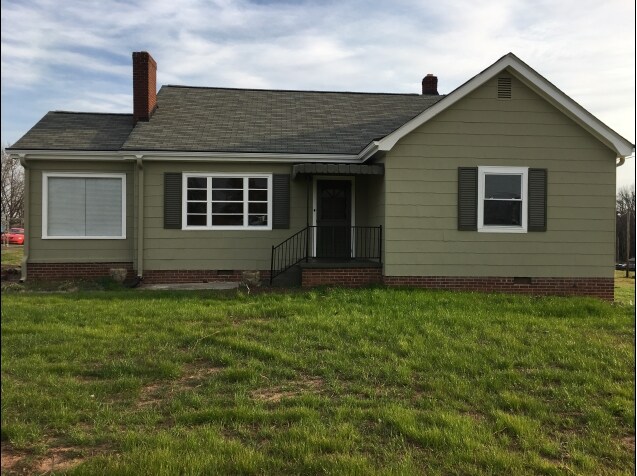 13855 E Wade Hampton Blvd, Greer, SC for sale Primary Photo- Image 1 of 1