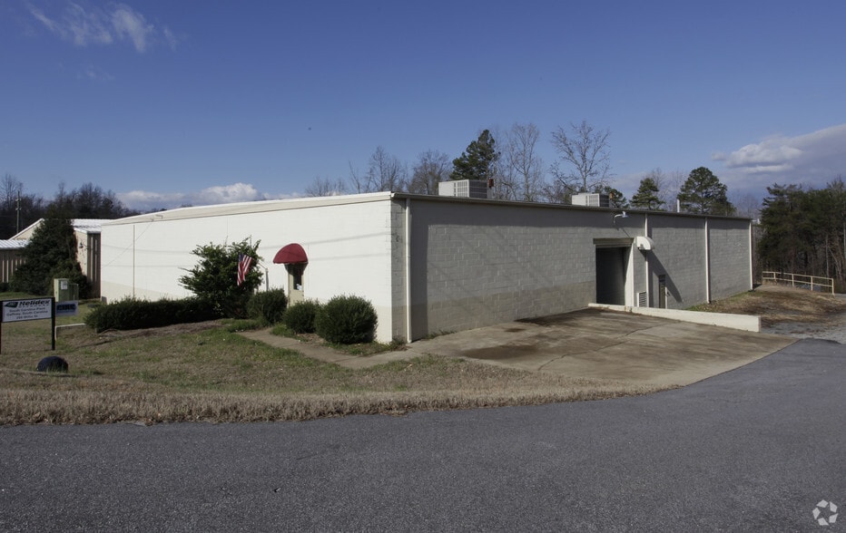 298 Willis St, Gaffney, SC for sale - Primary Photo - Image 1 of 41