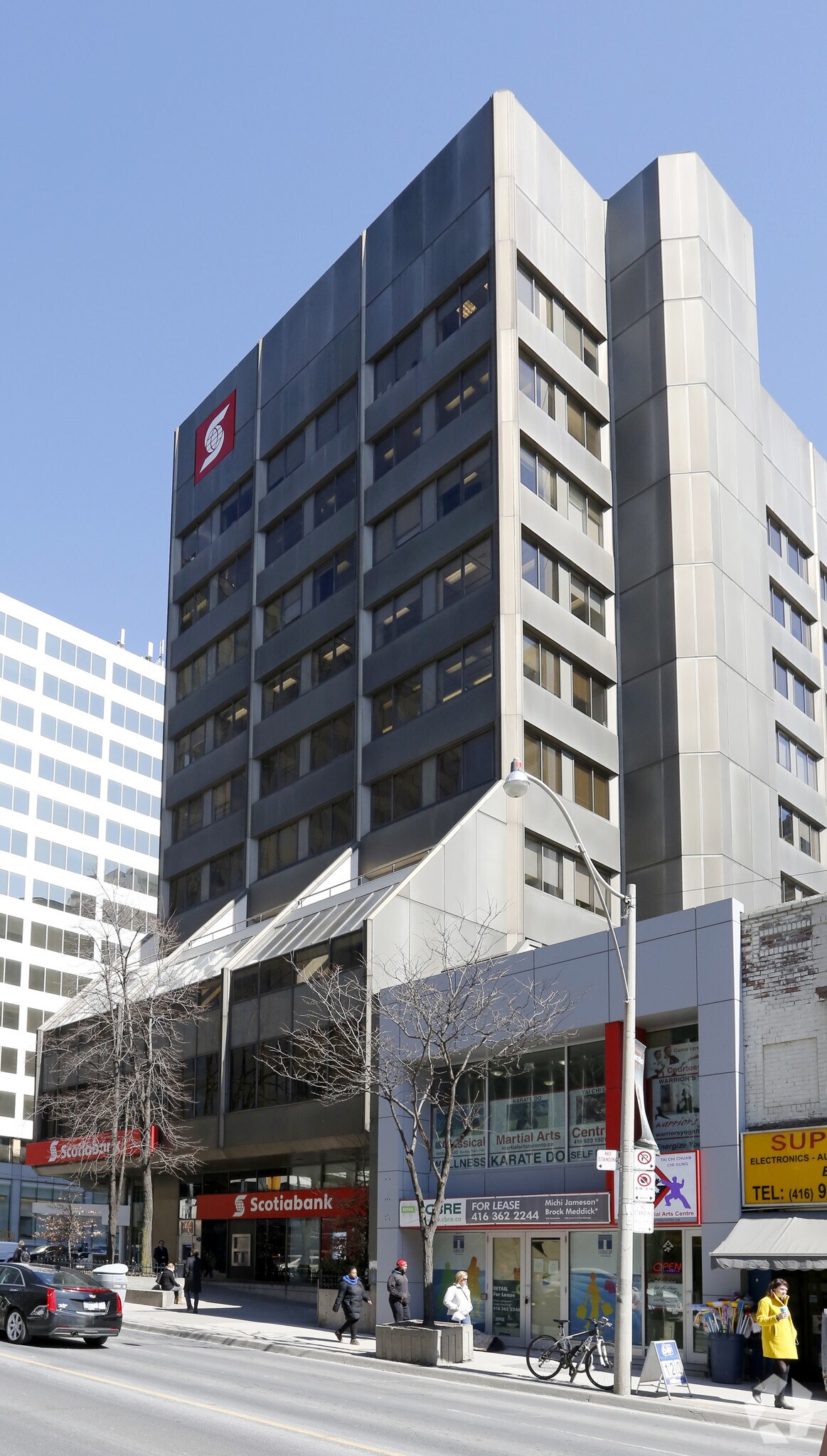 1 St Clair Ave E, Toronto, ON M4V 1N3 Retail for Lease