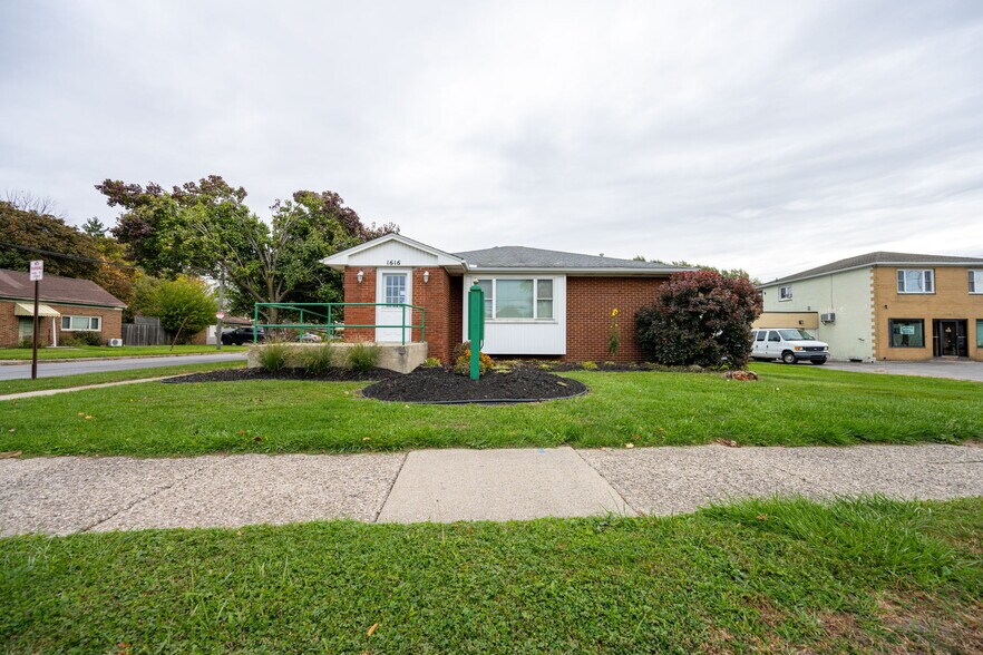 1616 Abbott Rd, Lackawanna, NY for sale - Primary Photo - Image 1 of 9