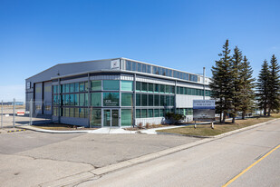 240 Aviation Pl NE, Calgary AB - Airplane Hangar