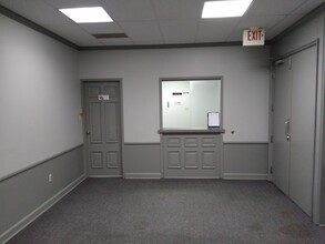 500 S University Ave, Little Rock, AR for lease Interior Photo- Image 2 of 6