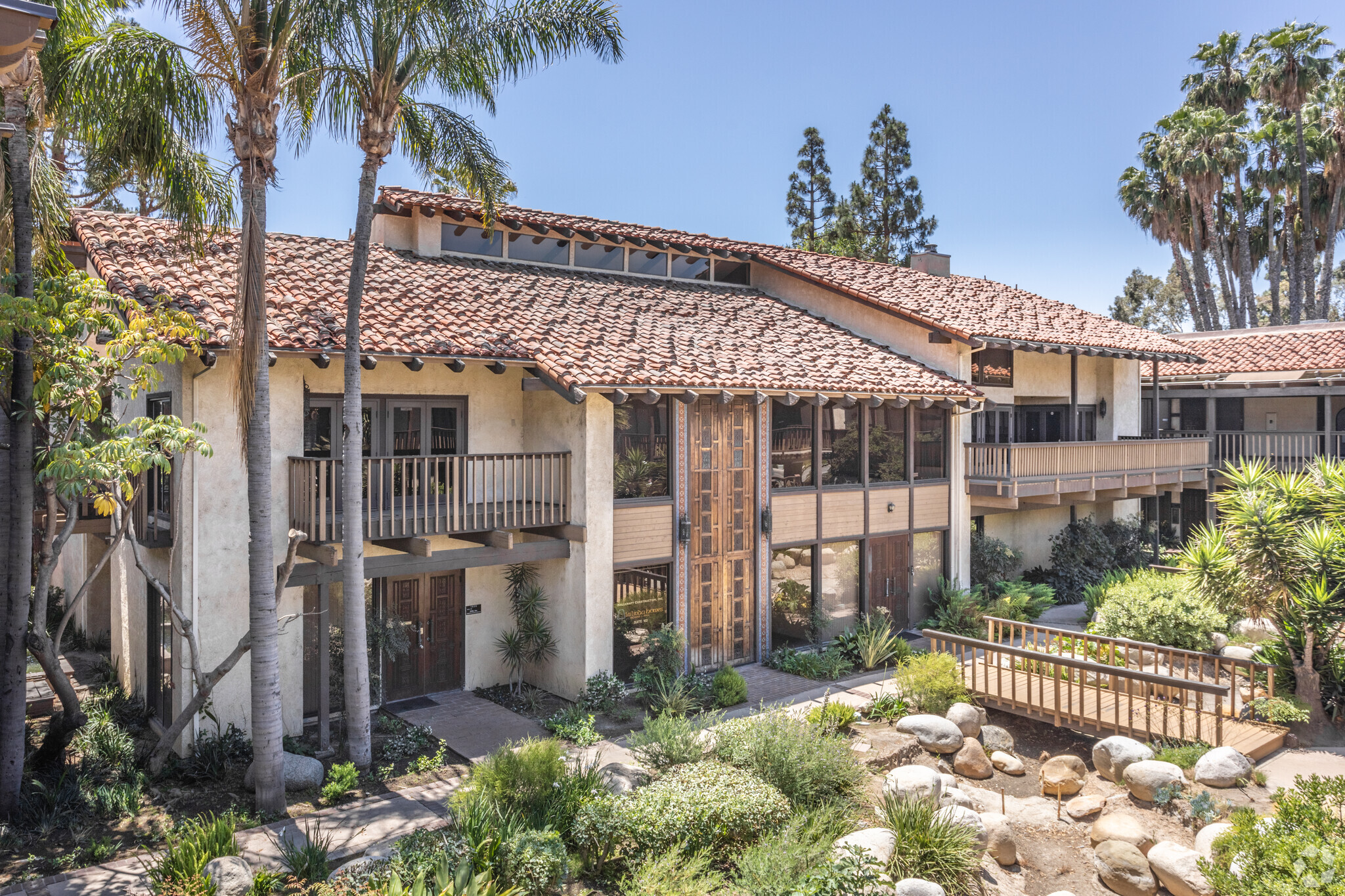 1914-1940 W Orangewood Ave, Orange, CA for lease Building Photo- Image 1 of 17