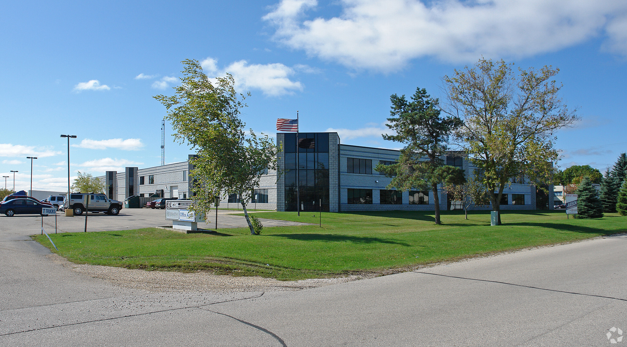 455 E Industrial Dr, Hartland, WI for sale Primary Photo- Image 1 of 1