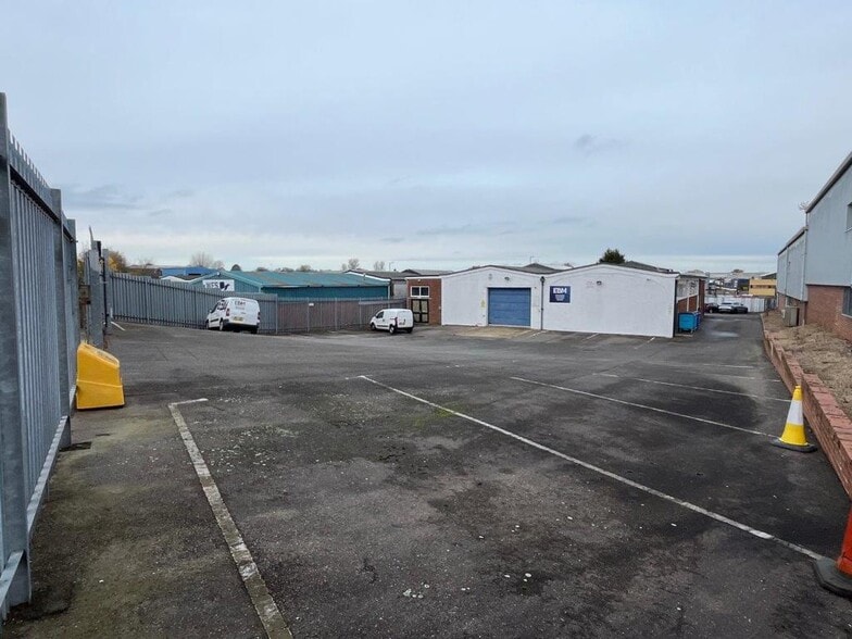 9 Crittall Rd, Witham for lease - Building Photo - Image 2 of 10