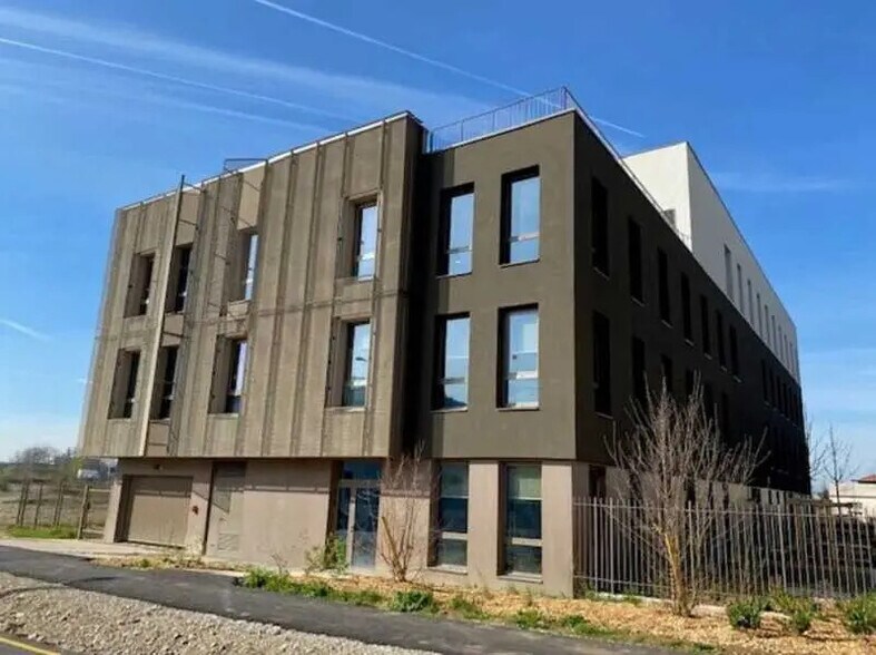 22 Avenue Jean Jaurès, Décines-Charpieu for sale - Building Photo - Image 2 of 10