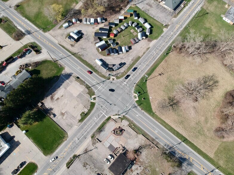 8265 Euclid Chardon Rd, Kirtland, OH 44094 Licursi Garden Center