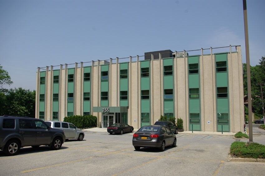 755 New York Ave, Huntington, NY 11743 Office for Lease
